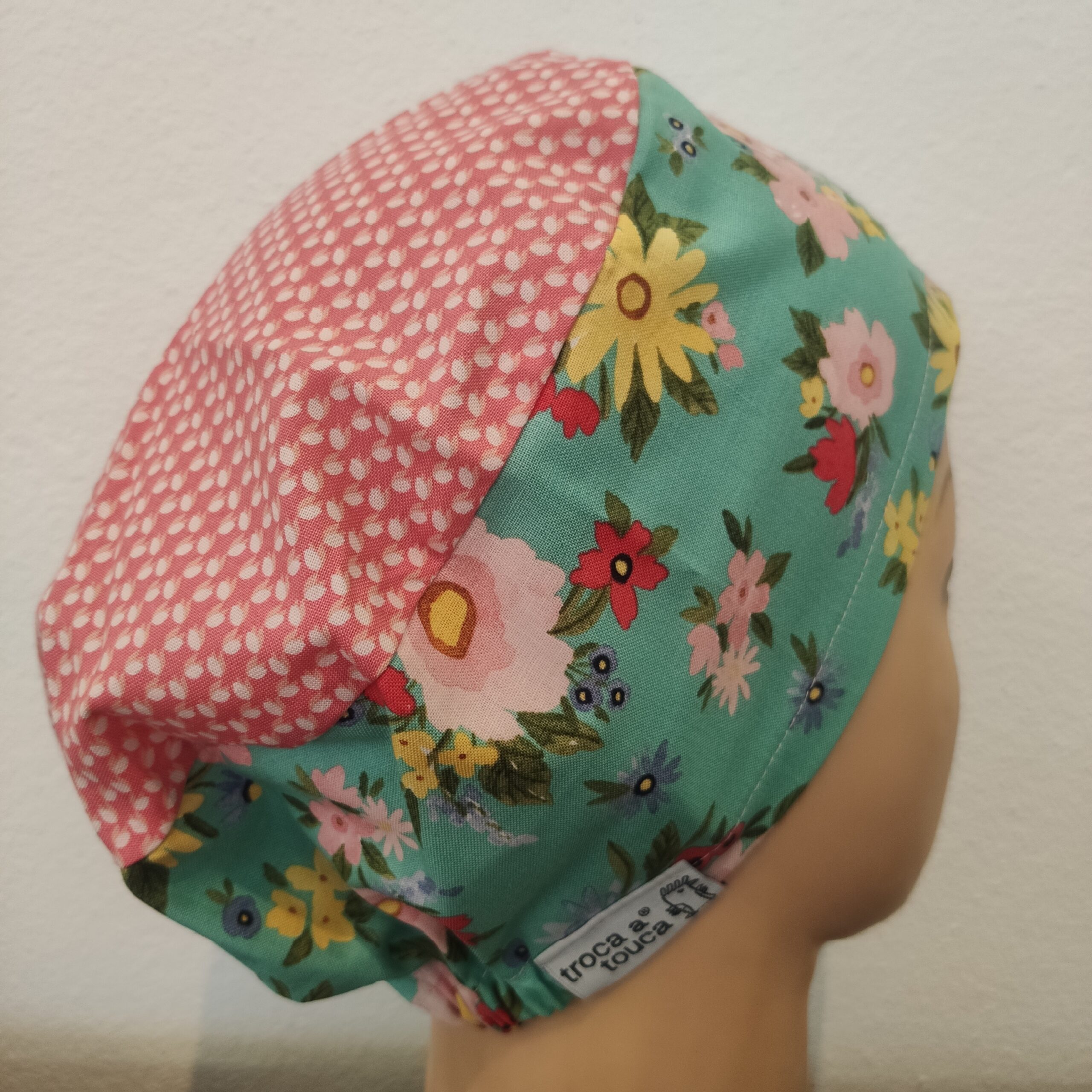EFLORAL127.JPG Touca cirúrgica floral elástico.