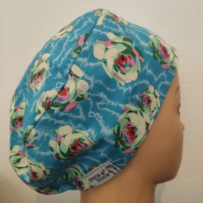 Touca cirúrgica floral elástico.